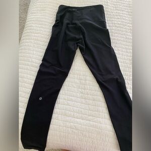 Lulu lemon size 6